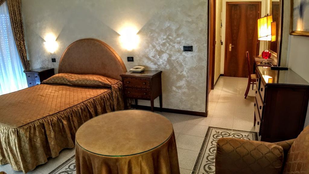 Hotel Miramare Lignano Sabbiadoro Exterior foto