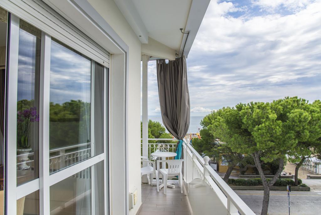 Hotel Miramare Lignano Sabbiadoro Exterior foto